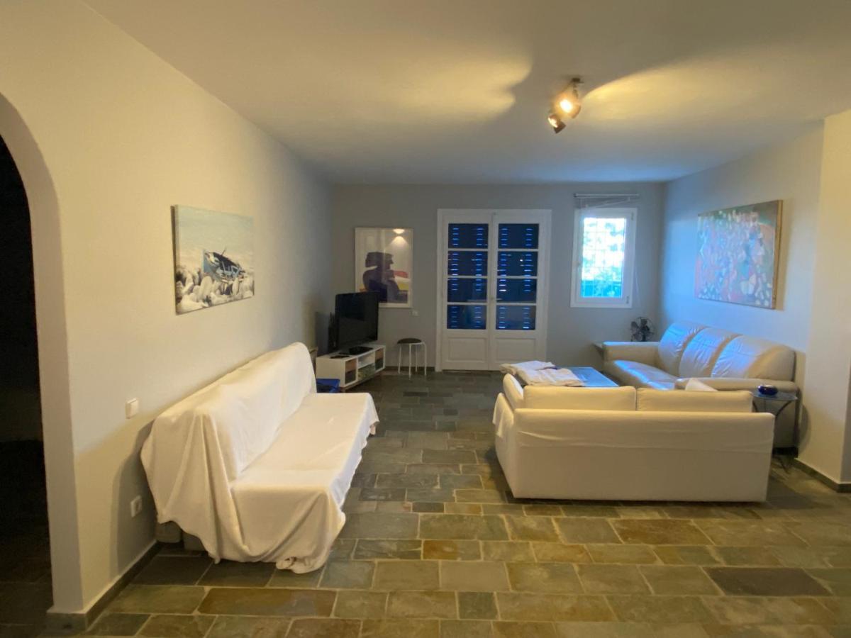 Retreat Villa By The Sea With Pool In Pórto Héli Kültér fotó